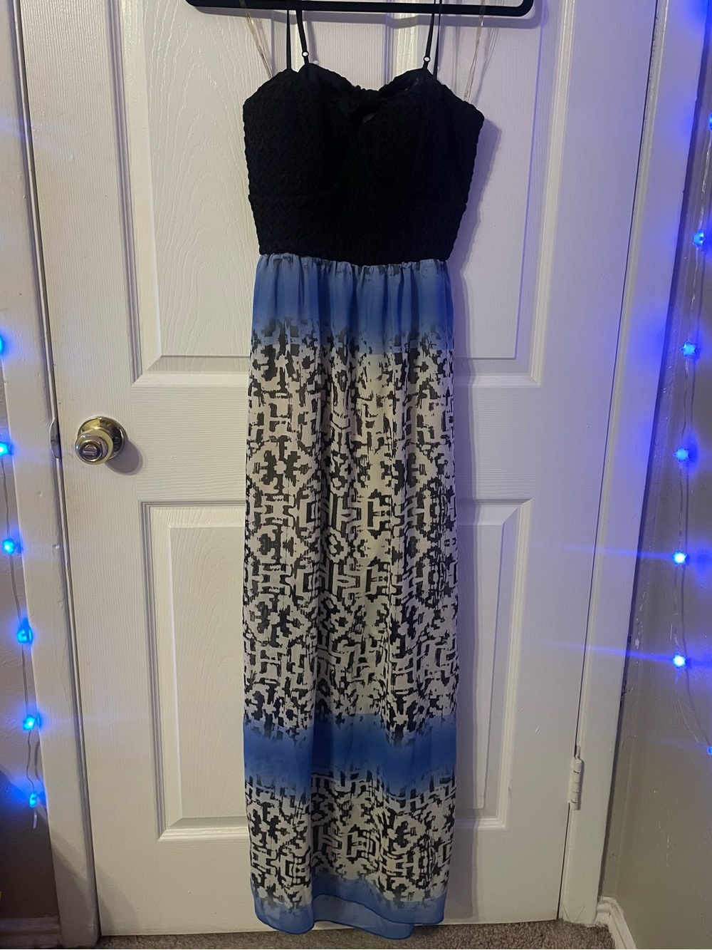 Trixxi Black Bodice Open-Back Maxi Dress with Blue Ombre & Cream Geometric Skirt